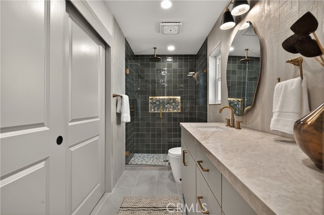 MLS #OC25237216 image #18