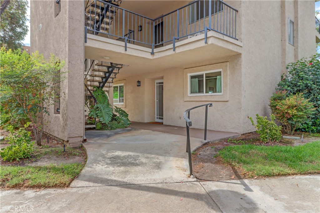 MLS #OC25237275 image #1