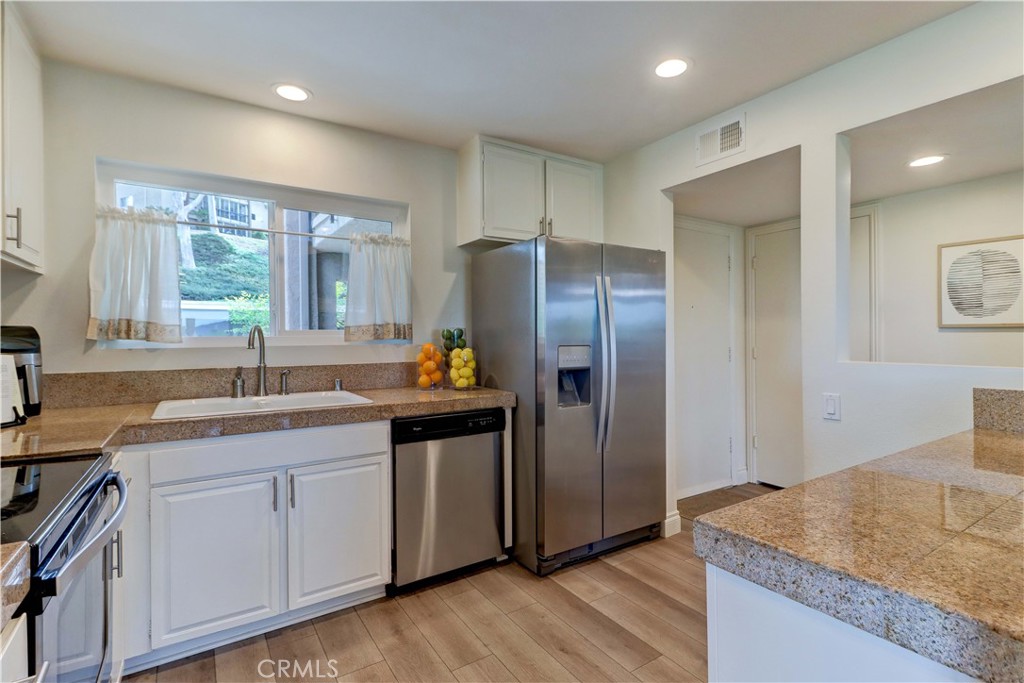 MLS #OC25237275 image #9