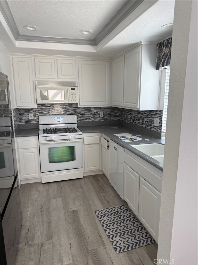 MLS #OC25237301 image #1