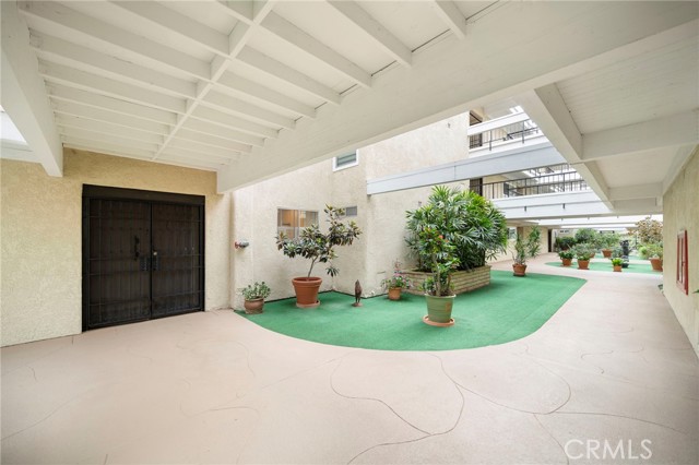 MLS #OC25237381 image #0