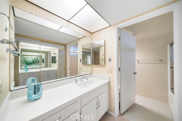 MLS #OC25237381 image #19