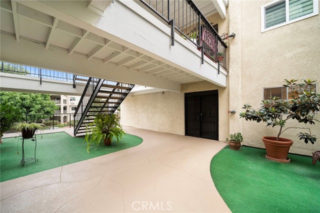 MLS #OC25237381 image #23