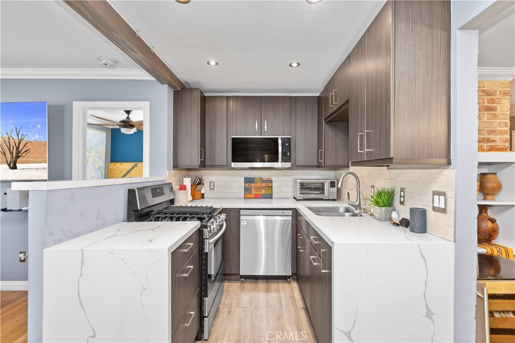 MLS #OC25237400 image #14