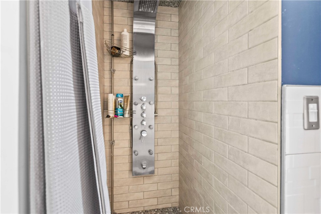 MLS #OC25237400 image #32