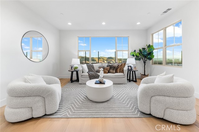 MLS #OC25237434 image #10