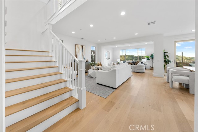 MLS #OC25237434 image #4