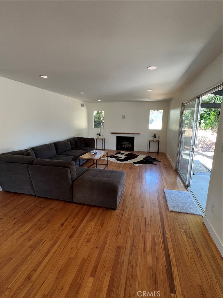 MLS #OC25237574 image #4