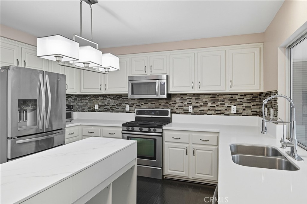 MLS #OC25237596 image #10