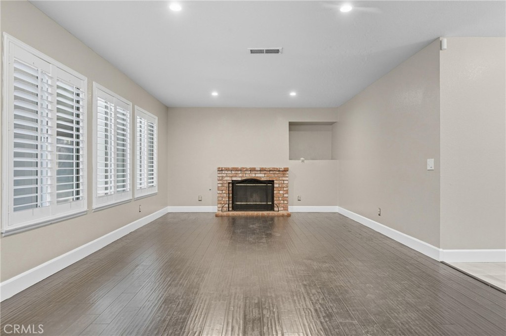 MLS #OC25237596 image #11