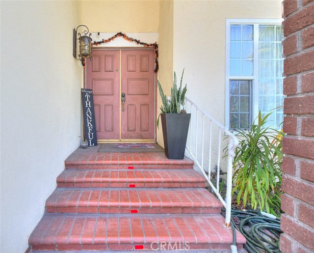 MLS #OC25237598 image #1