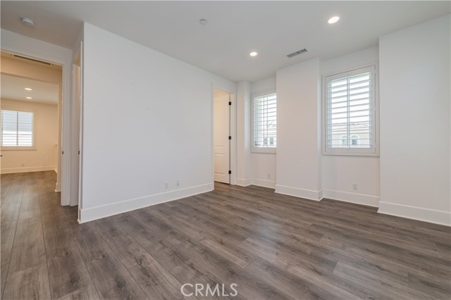 MLS #OC25237680 image #27