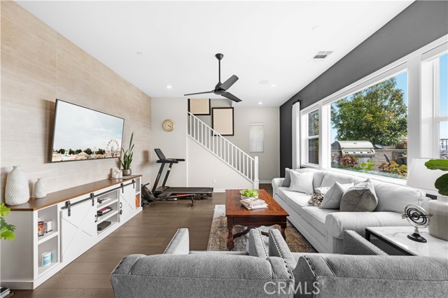 MLS #OC25237681 image #11