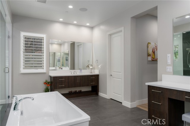 MLS #OC25237698 image #32