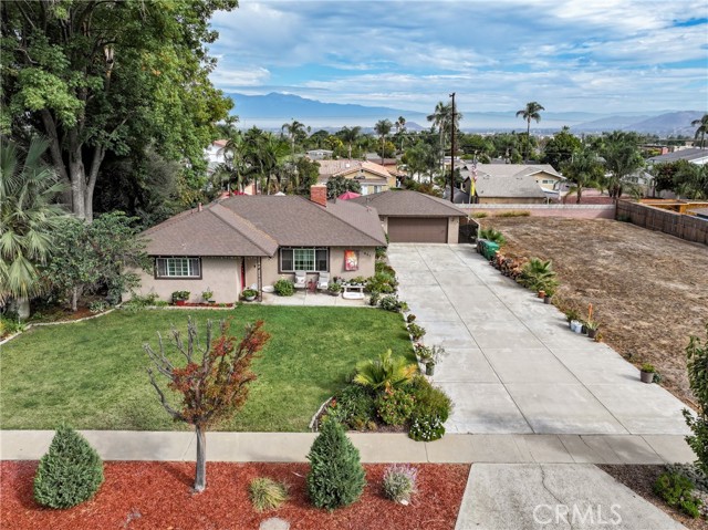 MLS #OC25237725 image #1