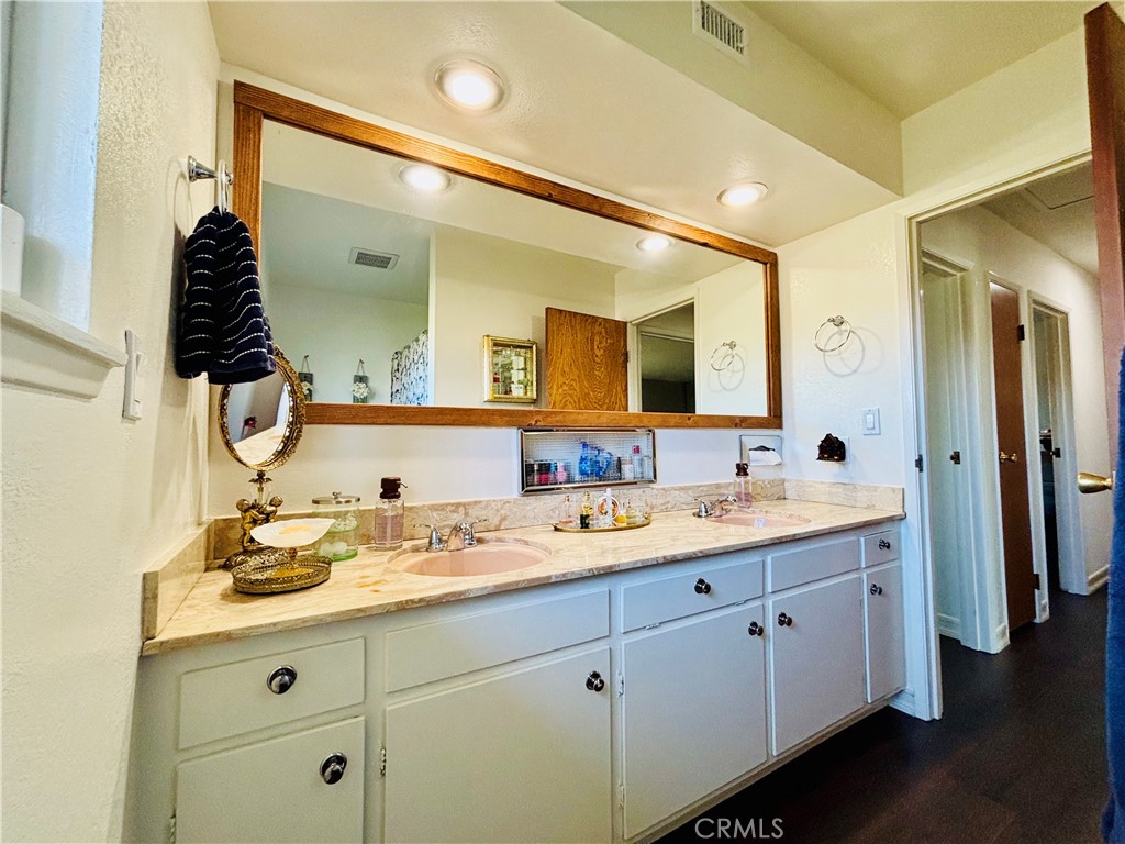 MLS #OC25237755 image #9