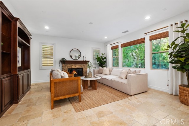 MLS #OC25237782 image #16