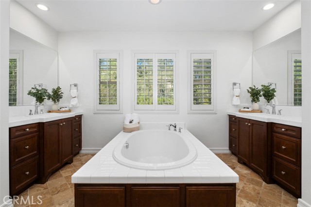 MLS #OC25237782 image #21