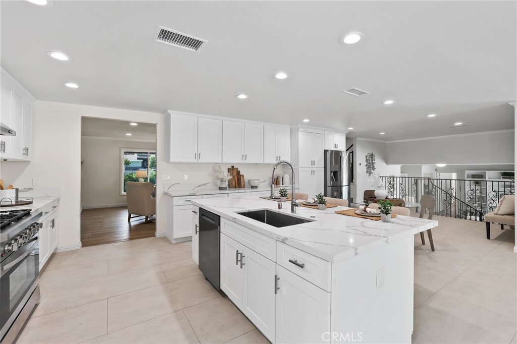 MLS #OC25237892 image #18