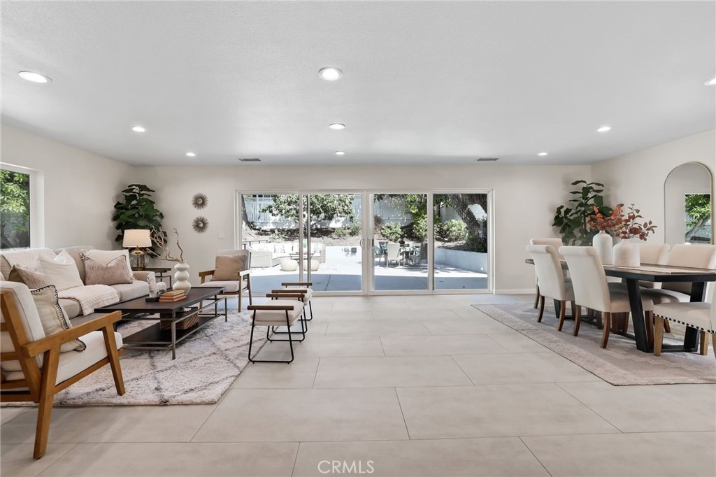 MLS #OC25237892 image #19