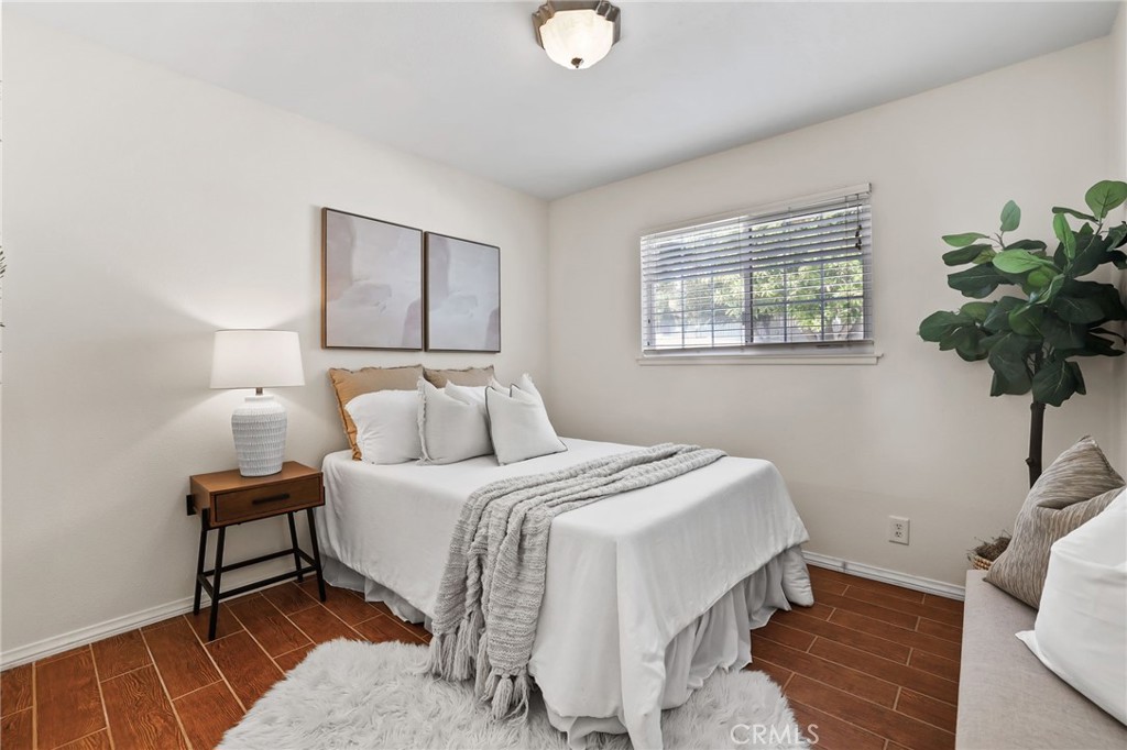 MLS #OC25237892 image #32