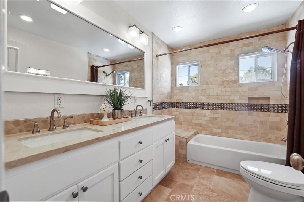 MLS #OC25237892 image #43