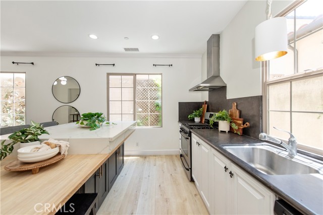 MLS #OC25237919 image #10