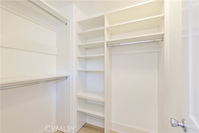 MLS #OC25237919 image #32