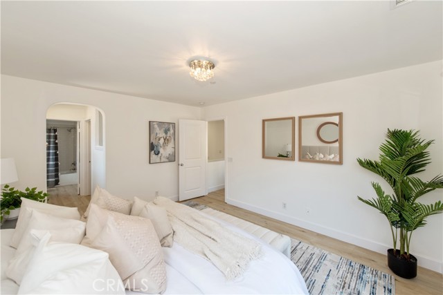 MLS #OC25237919 image #37