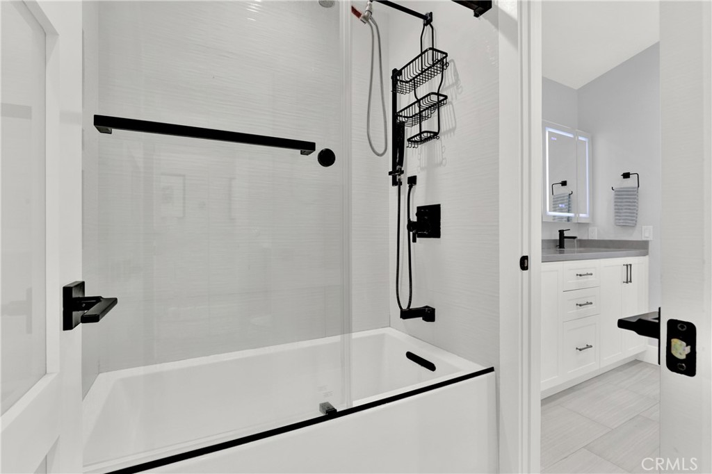 MLS #OC25237923 image #13