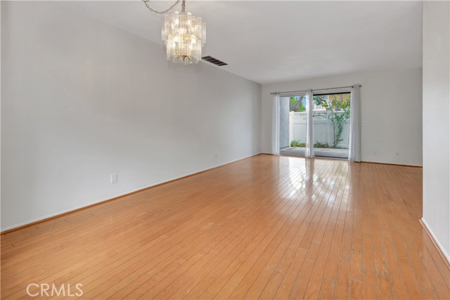 MLS #OC25237972 image #2