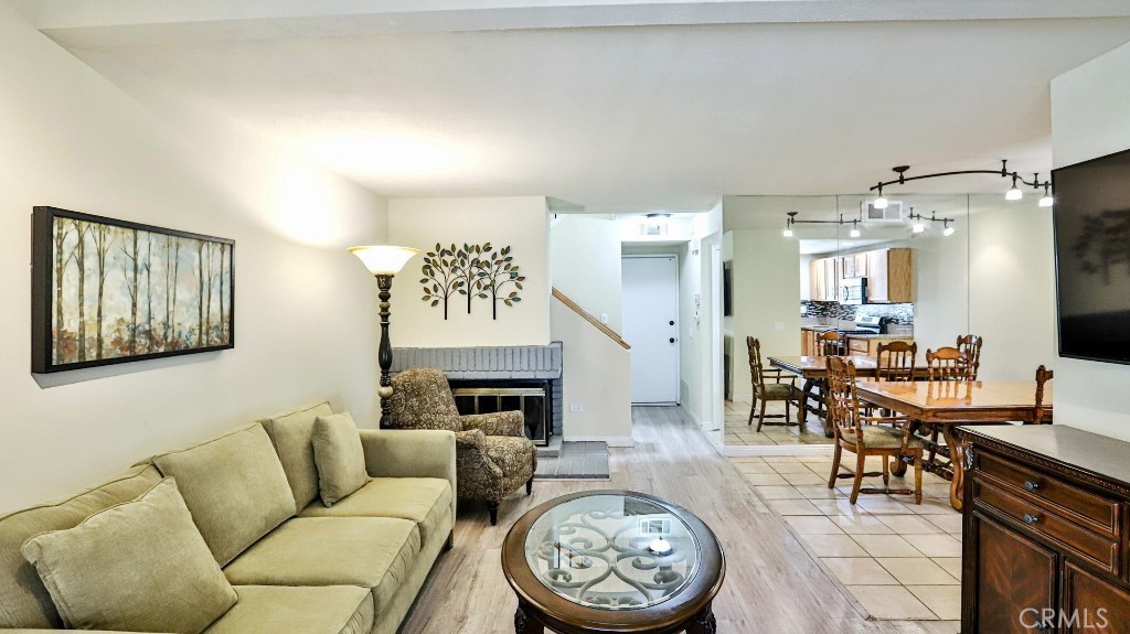 MLS #OC25237989 image #10