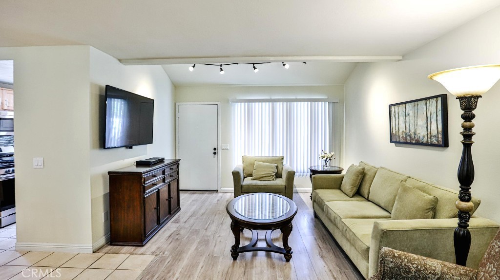 MLS #OC25237989 image #13