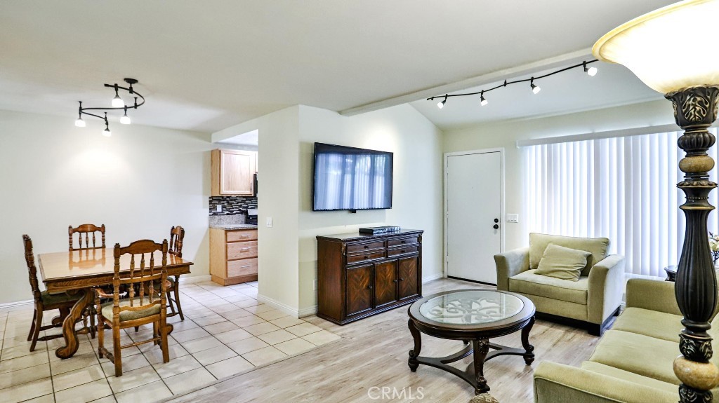 MLS #OC25237989 image #14