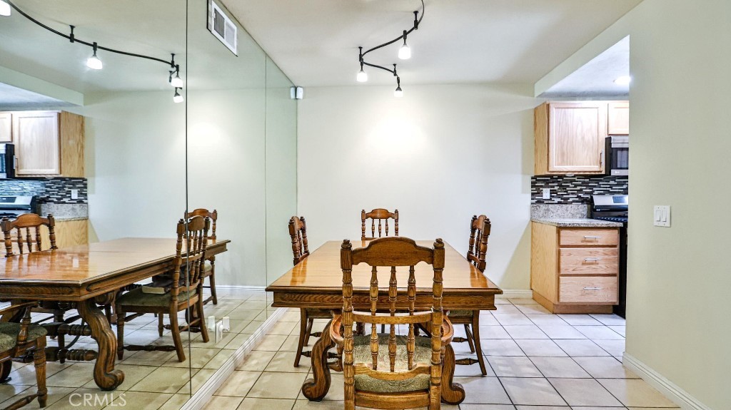 MLS #OC25237989 image #16