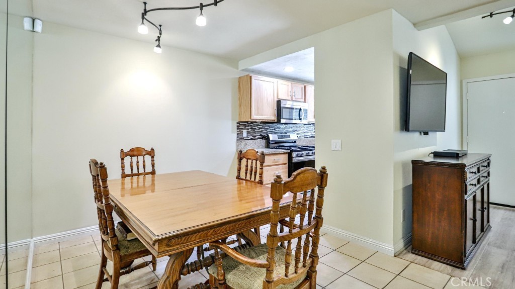 MLS #OC25237989 image #17