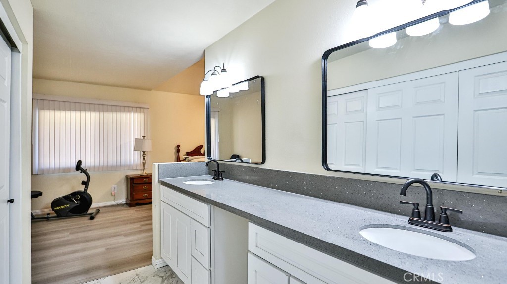 MLS #OC25237989 image #39