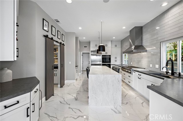 MLS #OC25238013 image #12