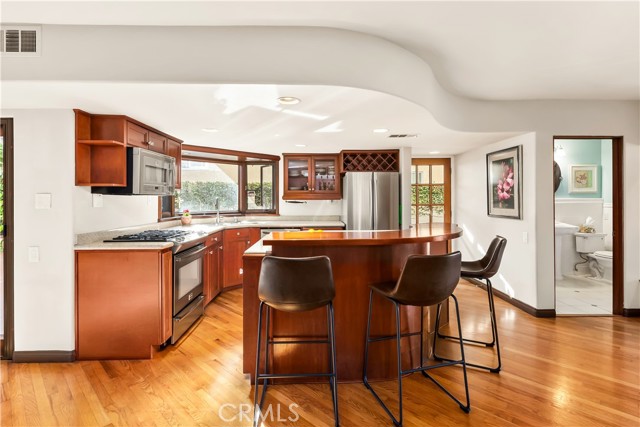 MLS #OC25238016 img 8