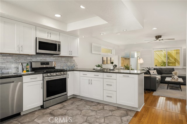 MLS #OC25238017 image #12