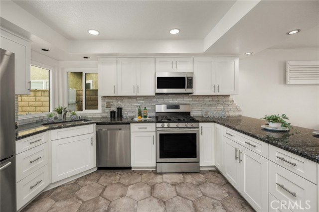 MLS #OC25238017 image #20