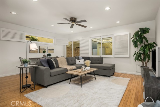 MLS #OC25238017 image #22