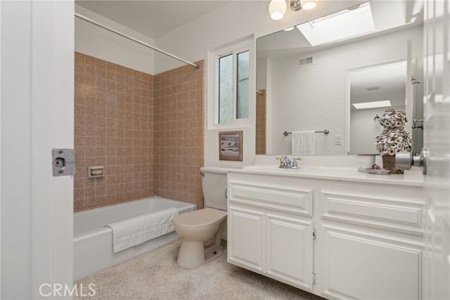 MLS #OC25238017 image #38
