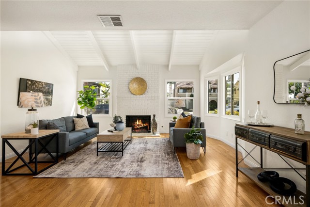MLS #OC25238017 image #5