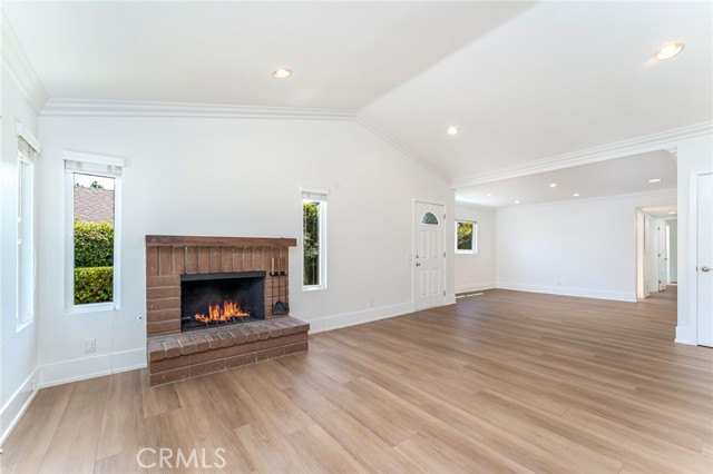 MLS #OC25238057 image #6