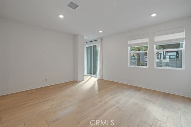 MLS #OC25238105 image #16