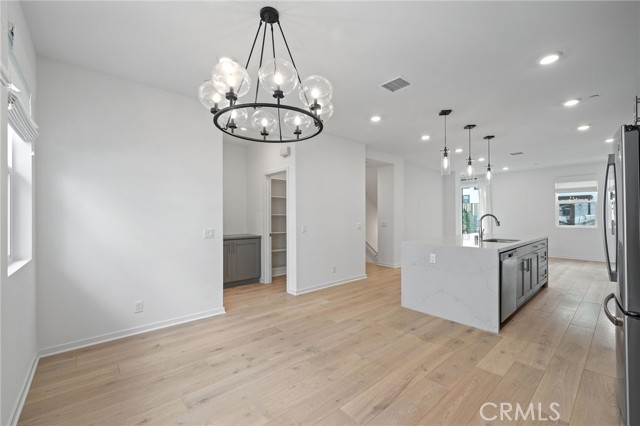 MLS #OC25238105 image #19