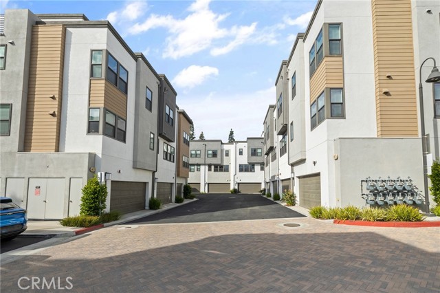 MLS #OC25238105 image #3