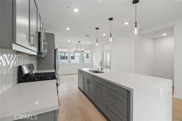 MLS #OC25238105 image #4