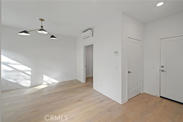 MLS #OC25238105 image #9